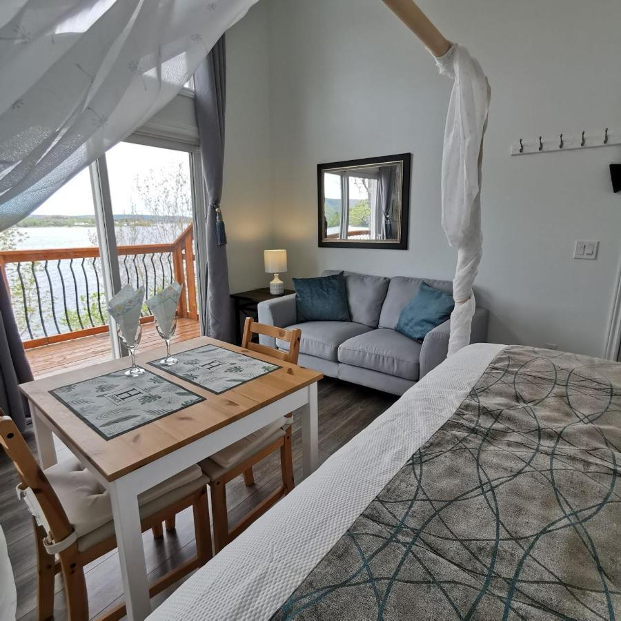 Knotty Pine Ocean Front Suite - Adults Only Ingonish Kültér fotó