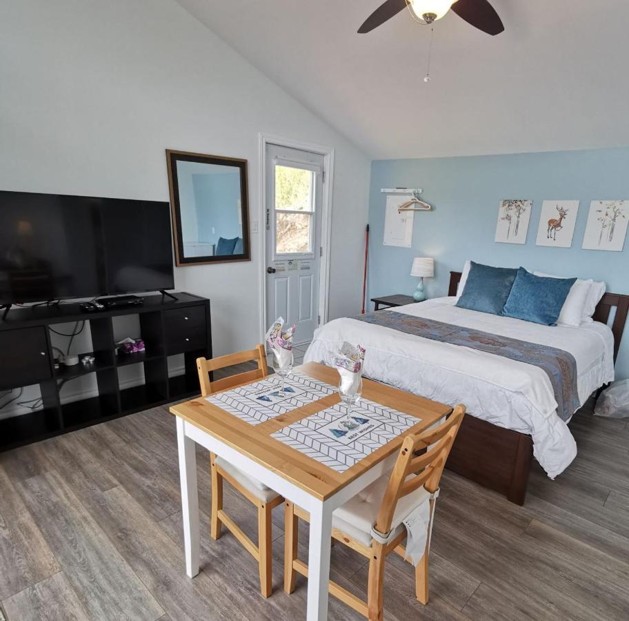 Knotty Pine Ocean Front Suite - Adults Only Ingonish Kültér fotó